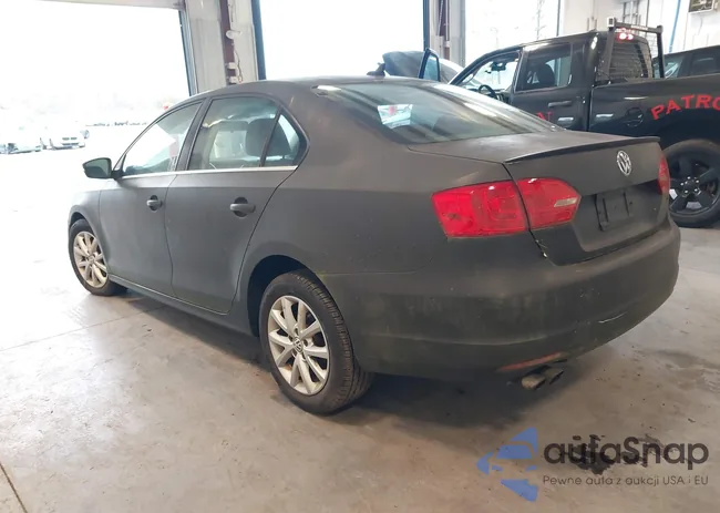 3VWD17AJXEM418906: 44226641