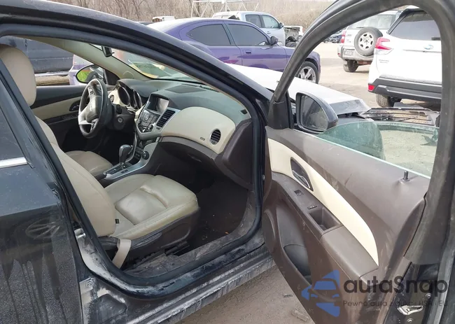 1G1PE5SB8F7135165: 44226788