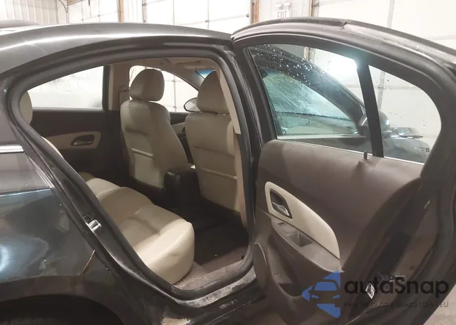 1G1PE5SB8F7135165: 44226788