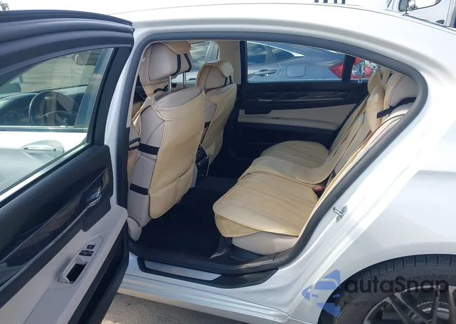 WBAKB83519CY60572: 44226877