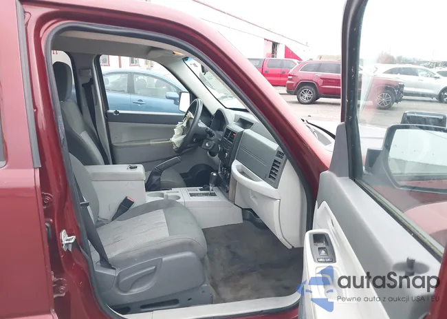 1J8GN28KX8W231944: 44227448