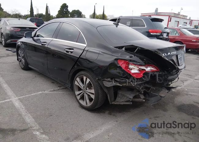 WDDSJ4EB0JN613883: 44227492