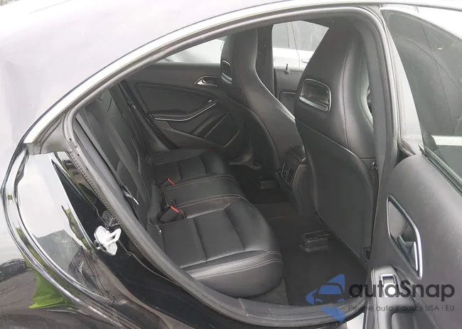 WDDSJ4EB0JN613883: 44227492