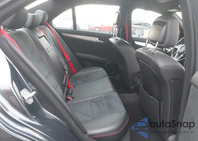 WDDGF4HB3DA764599: 44227548