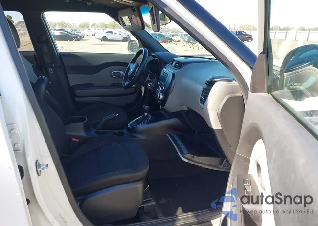 KNDJN2A29K7645323: 44227670