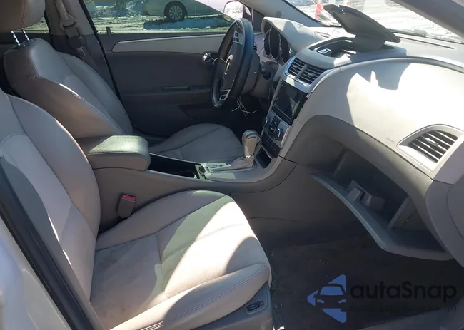 1G1ZD5EU5CF117572: 44227675