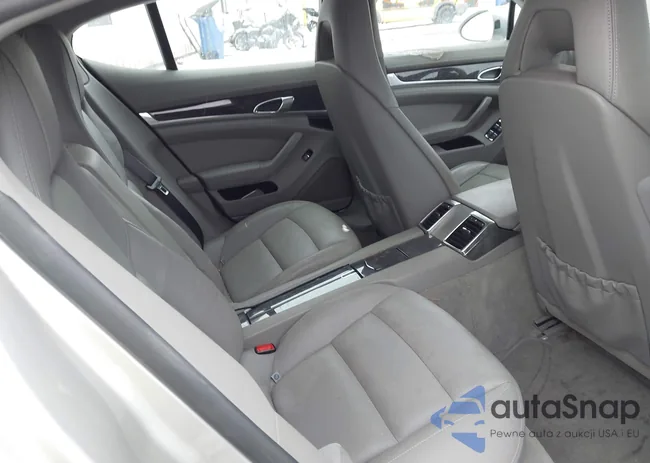 WP0AA2A72CL014056: 44227833