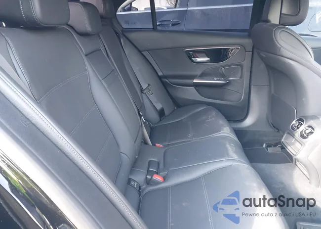 W1KAF4GB1RR223552: 44227873