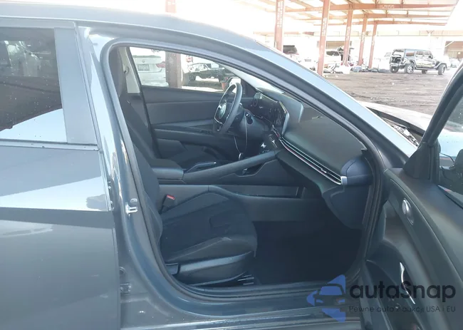 KMHLM4DG9RU804699: 44227893