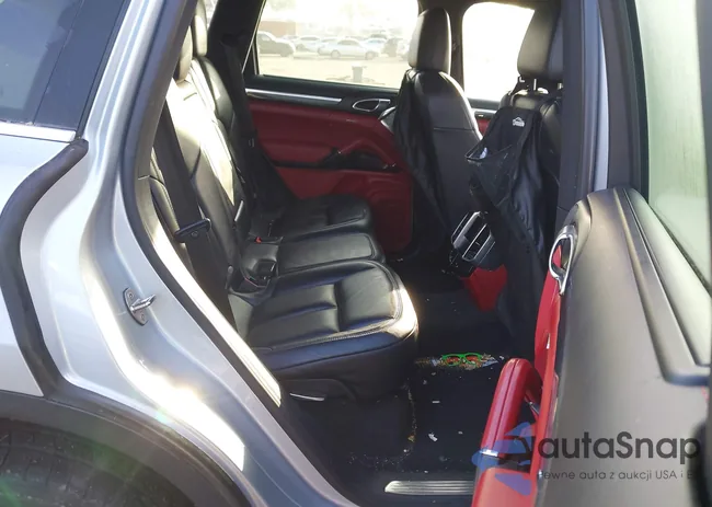 WP1AA2A2XGLA04898: 44227933