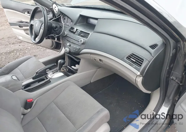 1HGCP2F34BA134725: 44227146