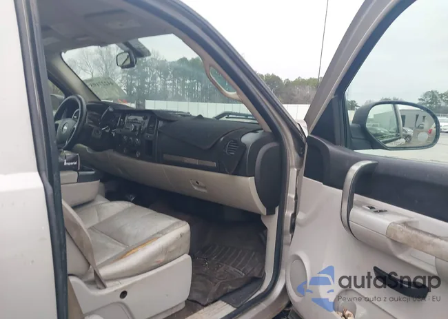 1GCEC19J28Z331068: 44227195