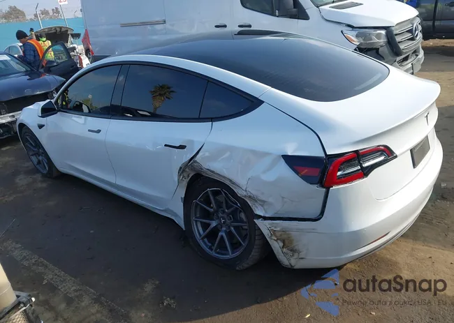 5YJ3E1EAXMF095762: 44227241