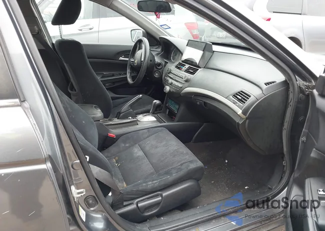 1HGCP2F33CA002878: 44228425