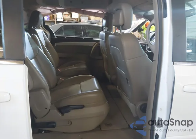 2V4RW3DG4BR626003: 44228446