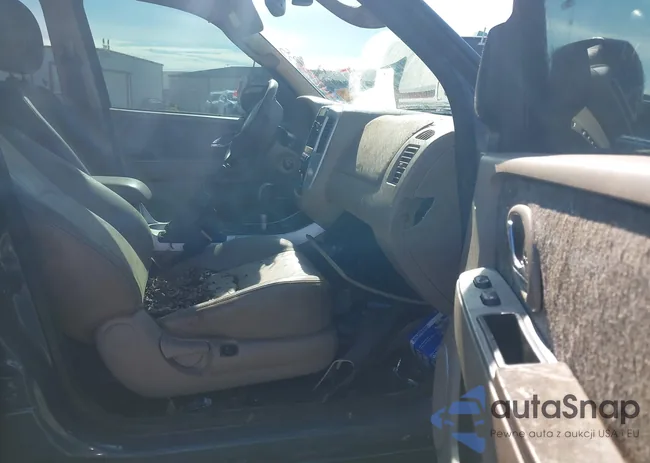 4M2CU57135DJ12704: 44228635