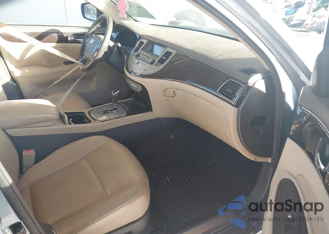 KMHGC4DE1AU074827: 44228750