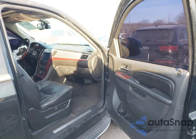 1GYS4BEF7BR122885: 44228799