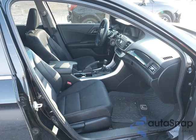 1HGCR2E58DA173074: 44228806