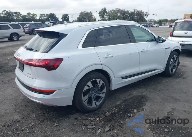 WA1AAAGE8MB000728: 44227977