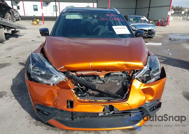 3N1CP5CU8JL538165: 44228182