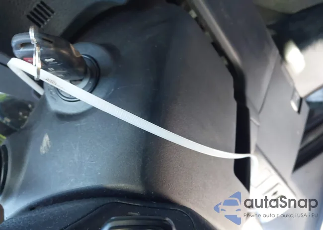 2T1BURHE2JC975575: 44228267