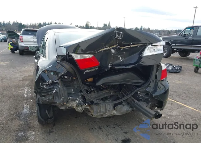 1HGCR2F34EA272151: 44228286