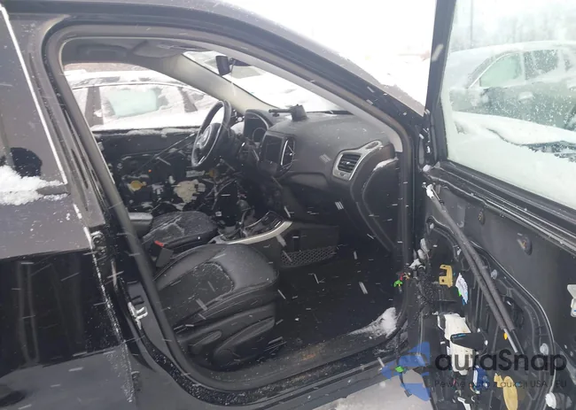 3C4NJDBBXKT696428: 44229352