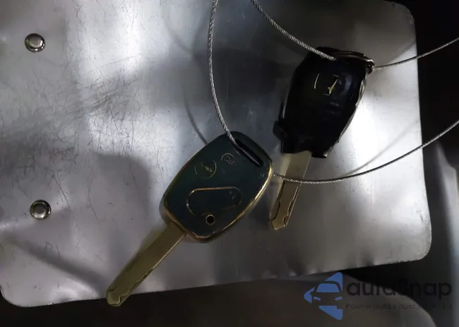 1HGCP2F46AA060179: 44229375