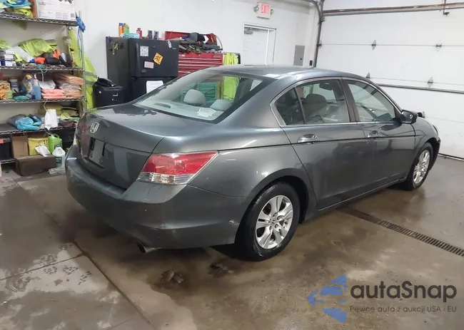 1HGCP2F46AA060179: 44229375