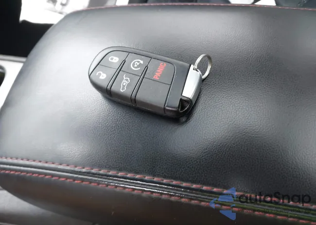 1C4RJFLG8LC256440: 44229392