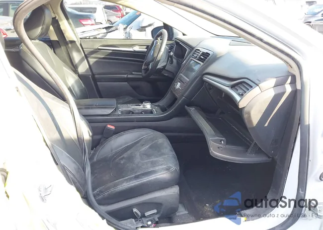 3FA6P0K99LR205165: 44229441