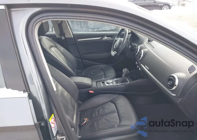 WAUEFGFF3F1001216: 44229530