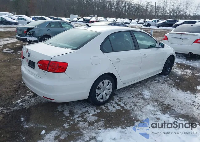 3VWD17AJ2EM224189: 44229647