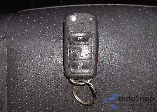 3VWRZ7AJ8AM130424: 44229694