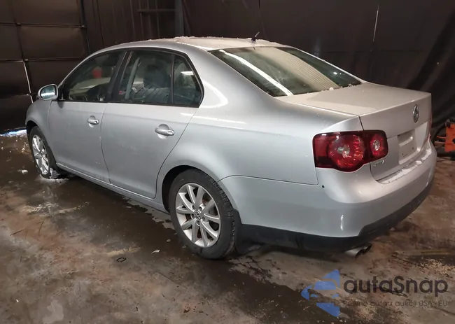 3VWRZ7AJ8AM130424: 44229694