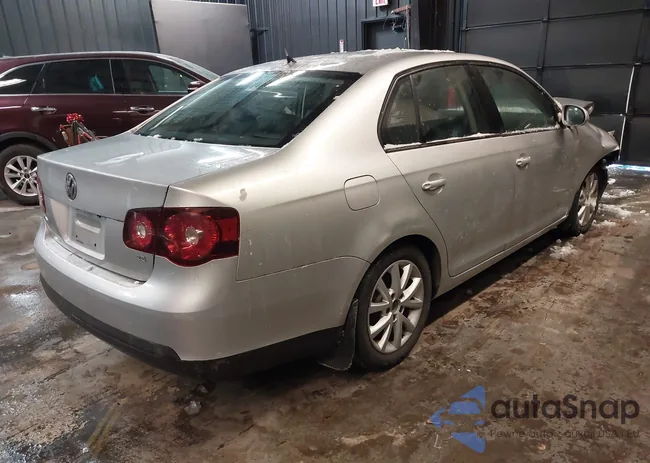 3VWRZ7AJ8AM130424: 44229694