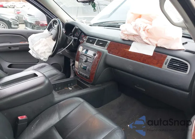 1GNFK23049R246271: 44229837