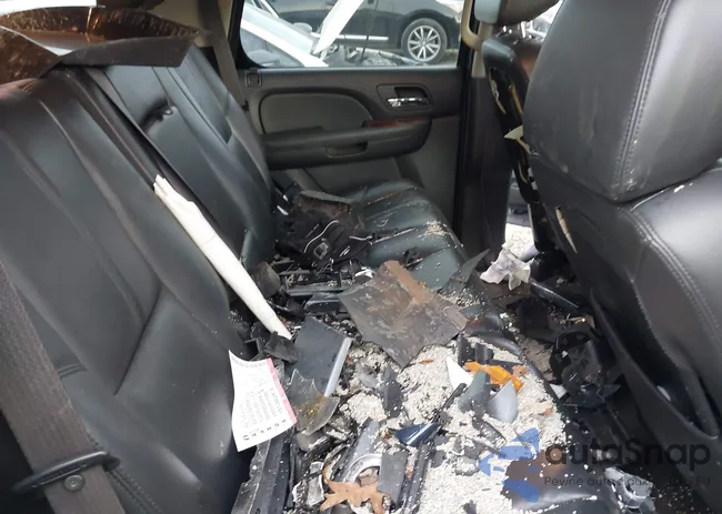 1GNFK23049R246271: 44229837