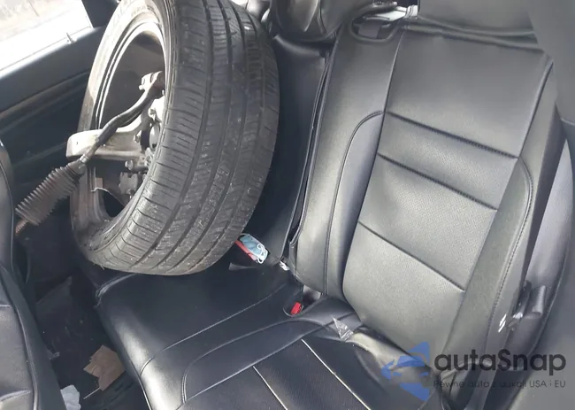 1C4RJEAG1JC153290: 44229034