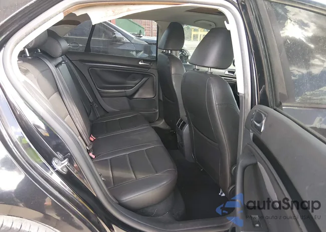 3VWRJ7AJ0AM077788: 44229129