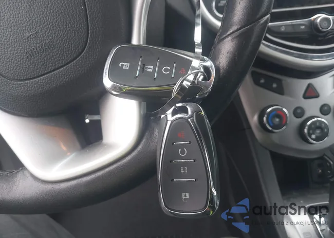 1G1JF5SB3K4124797: 44230579