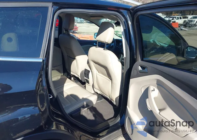 1FMCU0J96JUD46879: 44230596