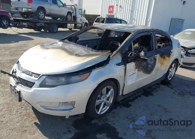 1G1RD6E47BU101843: 44230816