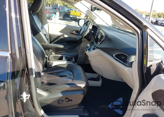 2C4RC1EG5HR622752: 44230238