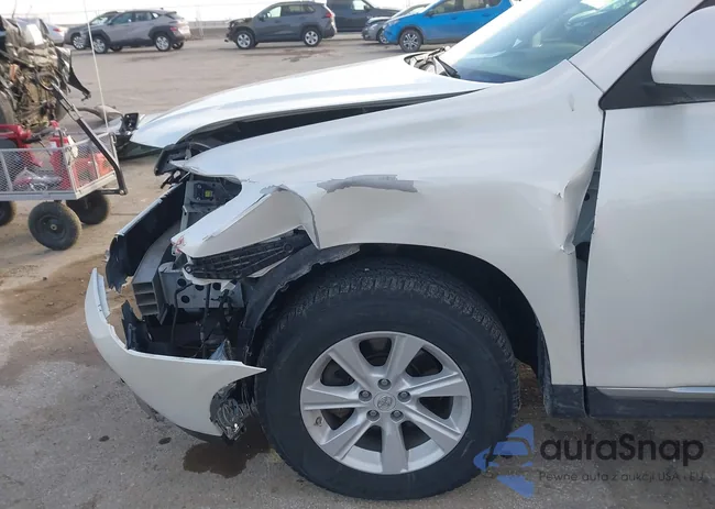 5TDBK3EH0CS125780: 44231630