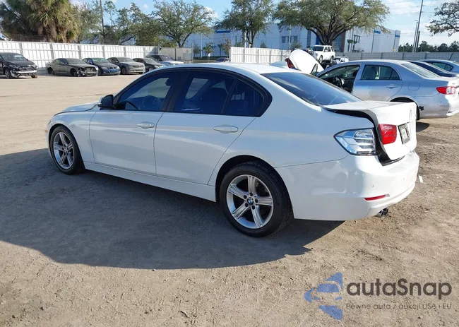 WBA3C1C59EK107042: 44231795