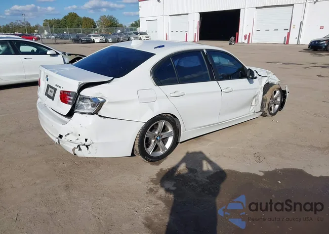 WBA3C1C59EK107042: 44231795