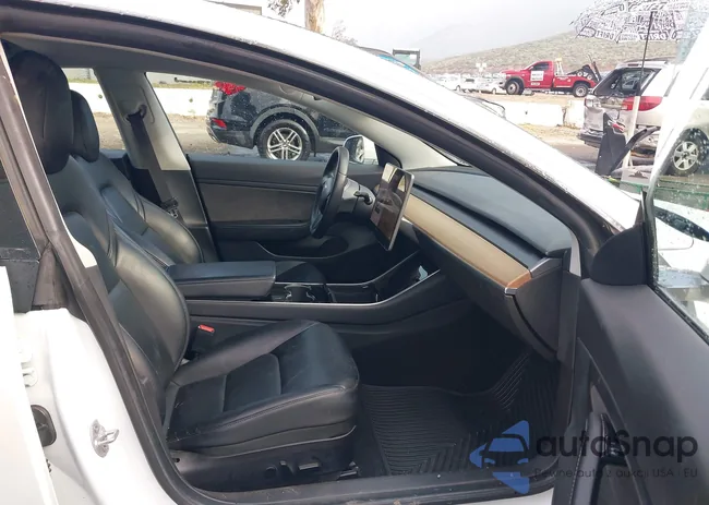 5YJ3E1EA3LF612575: 44231072