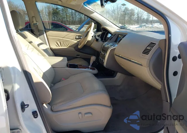 JN8AZ1MW0AW127672: 44231172